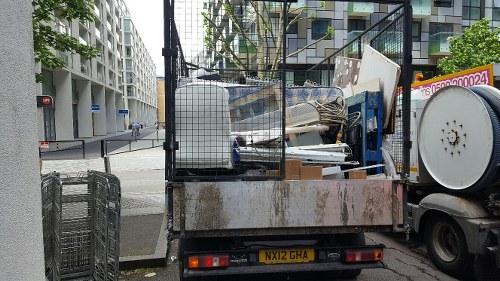 Professionals efficiently clearing a residence in Southwark